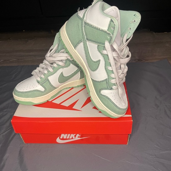 Nike Dunk Woman - Picture 1 of 3